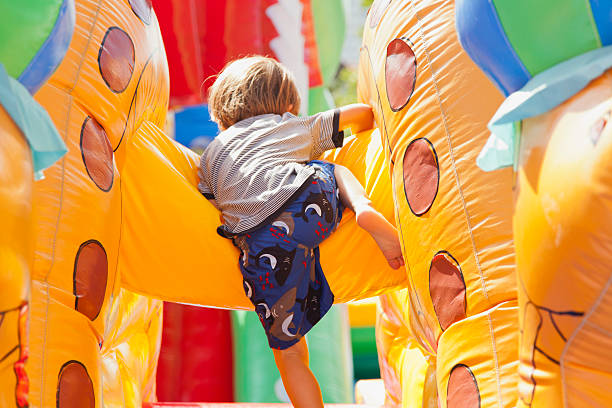 enfant qui monte